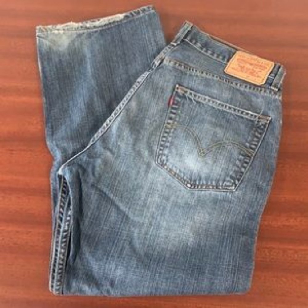 Vintage men’s 569 Levi’s mom jeans